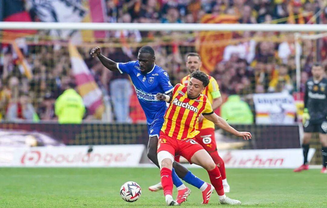 开云官网入口 -今晚尼斯备战法甲；豪取连胜细节曝光；管理层满意；更衣室氛围转暖 