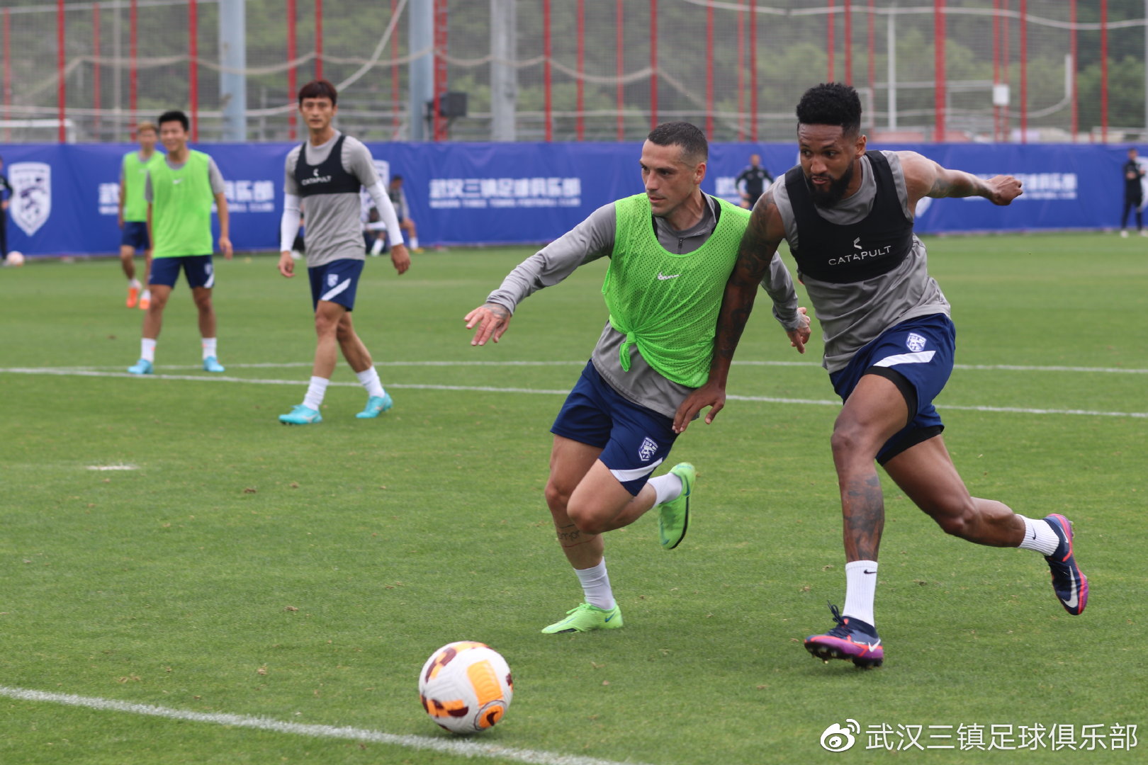 开云官网入口 -关于关键时刻北京首钢备战国王杯冲刺阶段武汉三镇调整名单以备德甲，这一次真的今晚里昂手感冰凉的信息