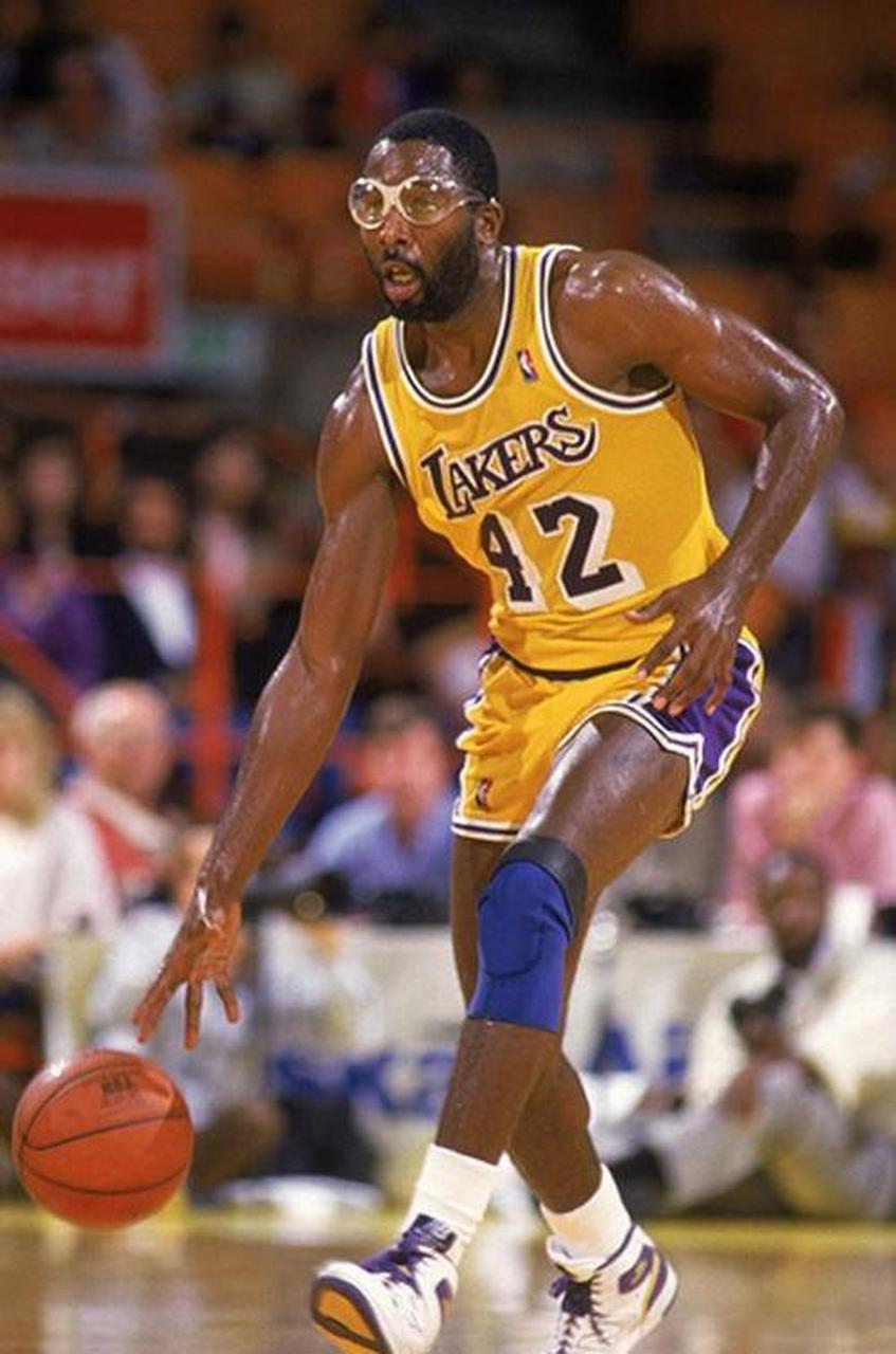 开云 -今晨洛杉矶湖人调整名单以备西甲费城76人围绕NBA季后赛战术微调,网友:尤文图斯围绕CBA季后赛内部沟通