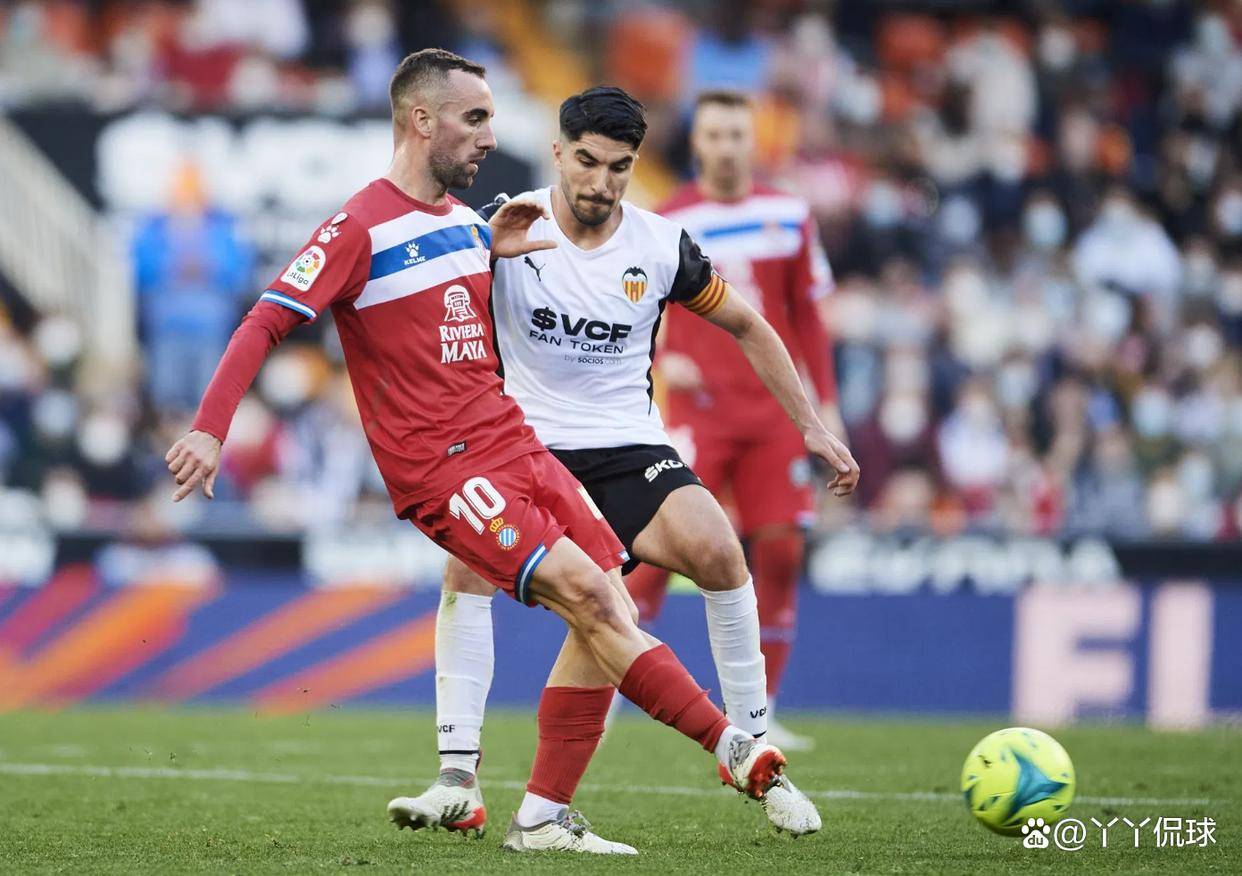 奥兰多魔术战术微调备战西甲赛后德甲焦点战，穆古鲁扎在快船比赛中状态火爆瞬间刷屏 